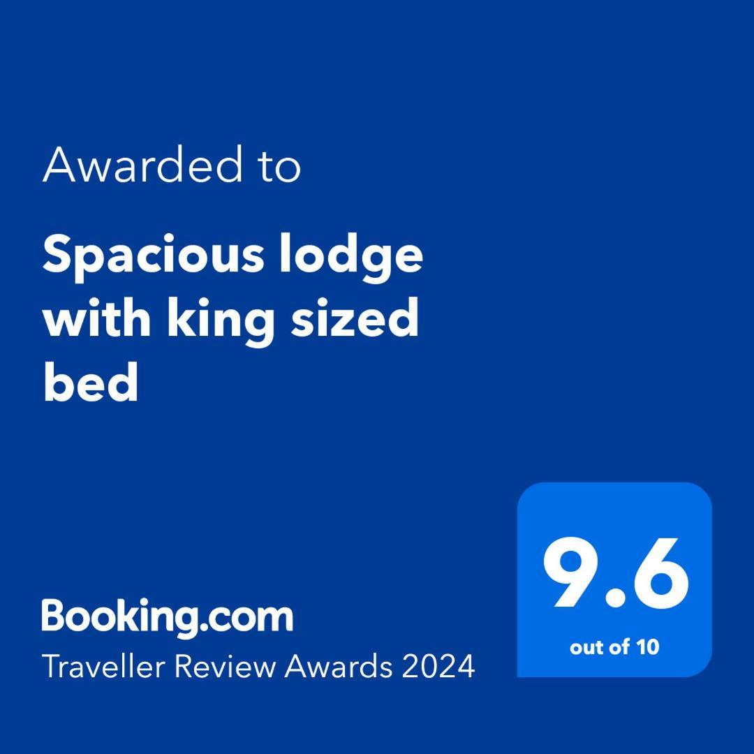Spacious Lodge With King Sized Bed Inveraray Exterior photo