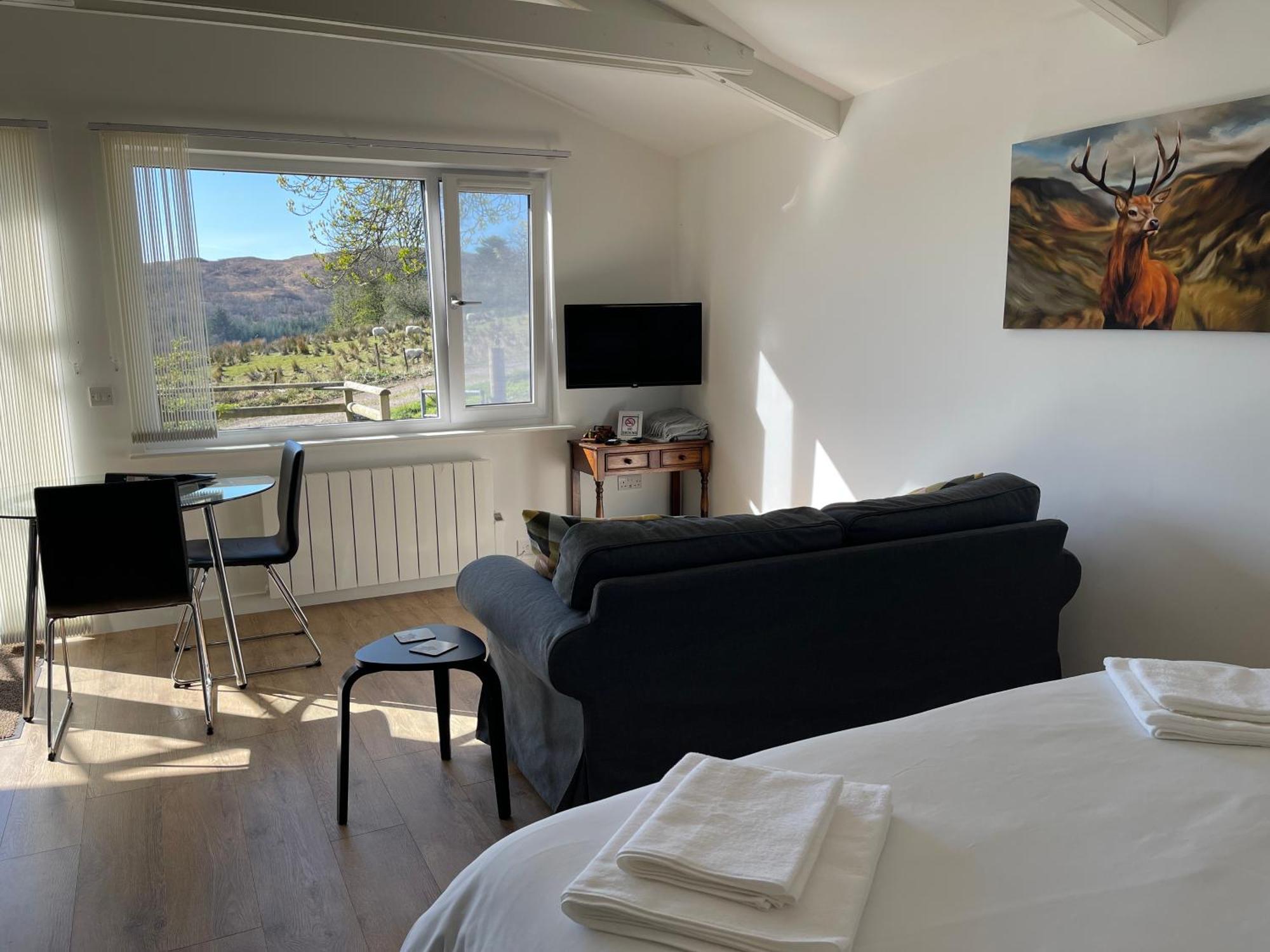 Spacious Lodge With King Sized Bed Inveraray Exterior photo